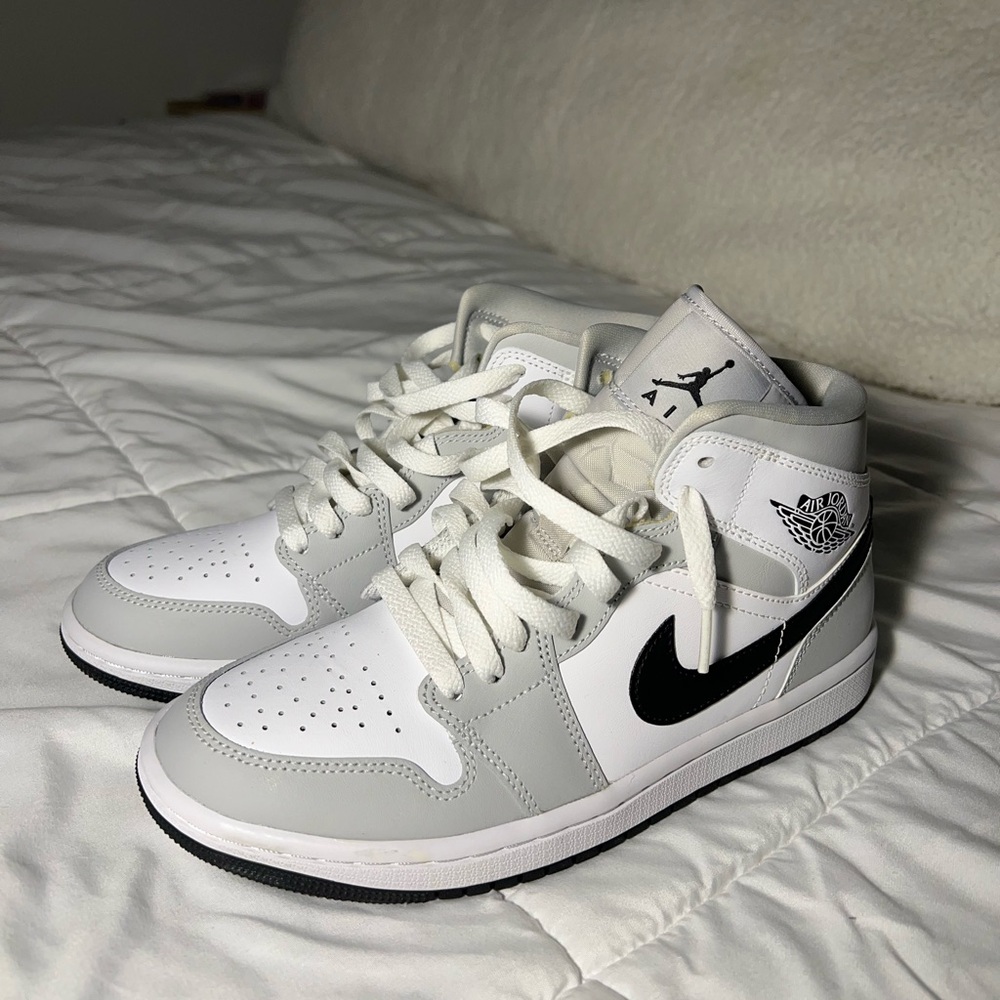 Air Jordan’s 1 ‘grey fog’